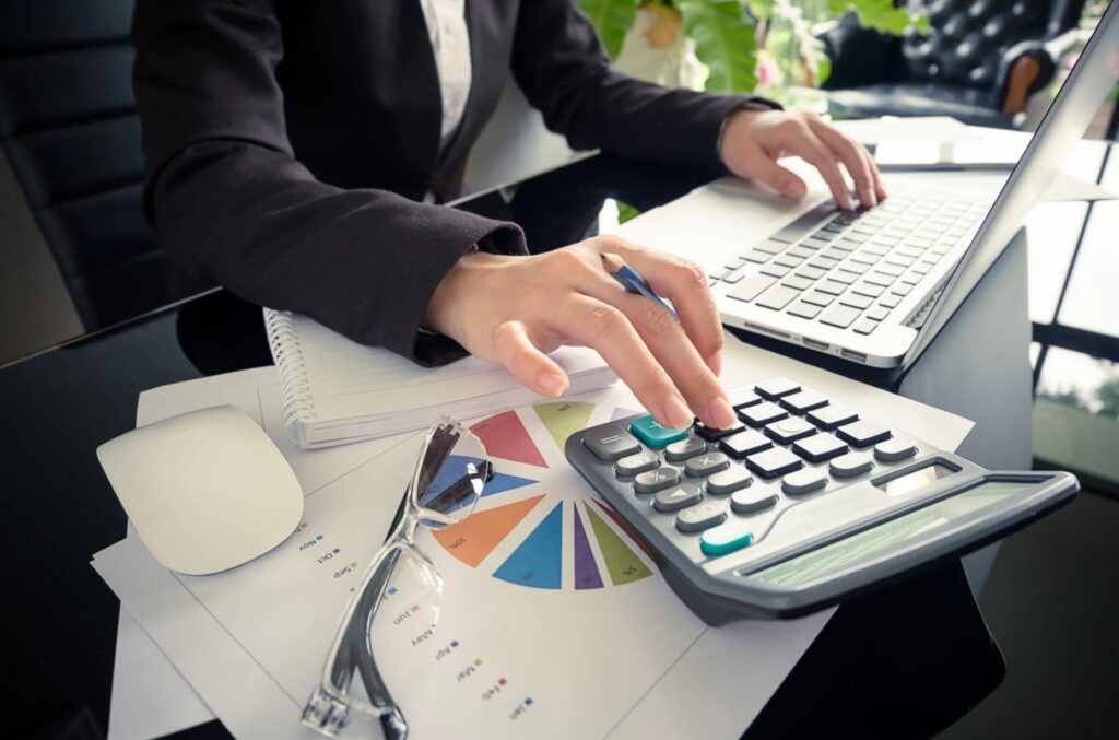 Бухгалтерские услуги для бизнеса: надежный фундамент финансовой стабильности