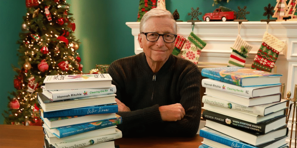 Мемуары медимагната и роман про осьминога: Билл Гейтс назвал 5 книг для чтения зимой