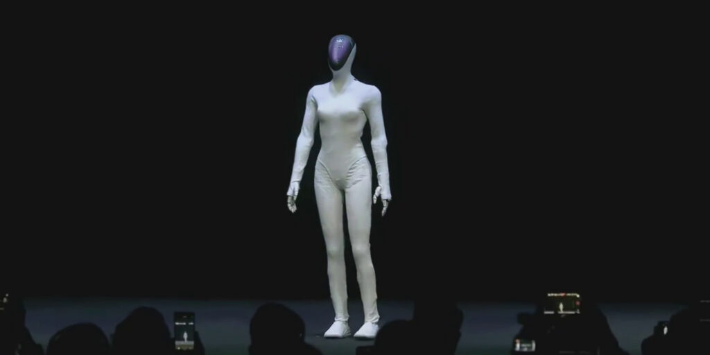 XPeng показала антропоморфного робота Iron — в мужской и женской версии