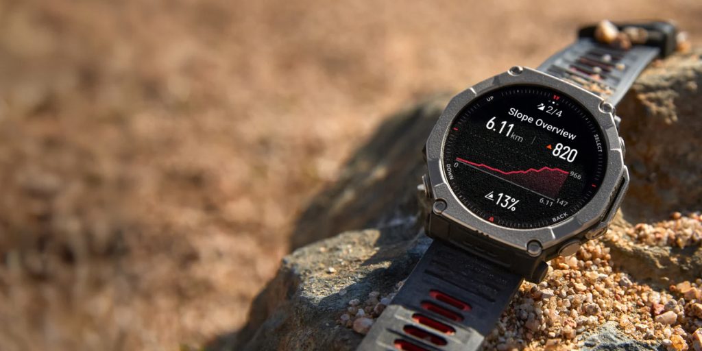 Amazfit представила T‑Rex Ultra 2 — титановые смарт-часы с автономностью до 30 дней