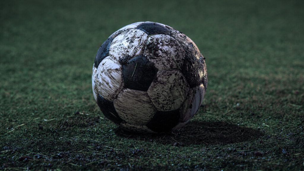 В Бразилии у футболиста случился приступ во время матча