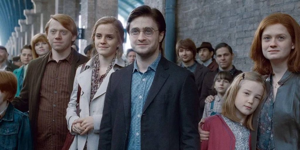 Дэниел Рэдклифф рассказал, что обсуждает нового «Гарри Поттера» с Эммой Уотсон и Рупертом Гринтом