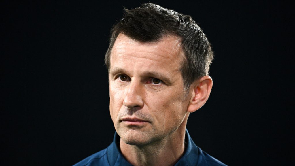 Тренер «Зенита» Семак от лица всей команды извинился перед болельщицами за поражение от «Оренбурга»