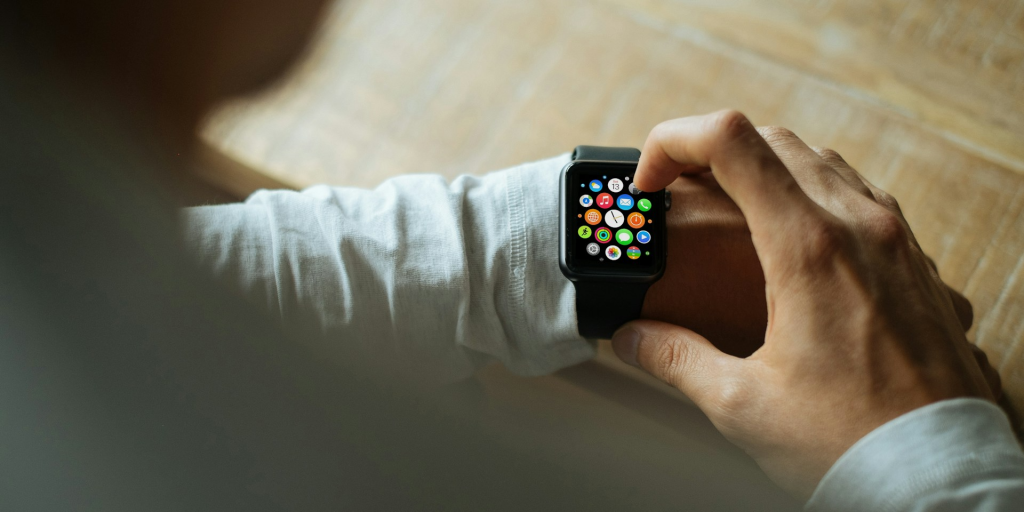 Мессенджер Telegram снова появился на часах Apple Watch
